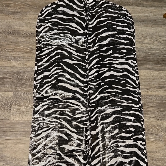 Mixed Bag Desifns Zebra Print Garment Bag - Picture 1 of 2